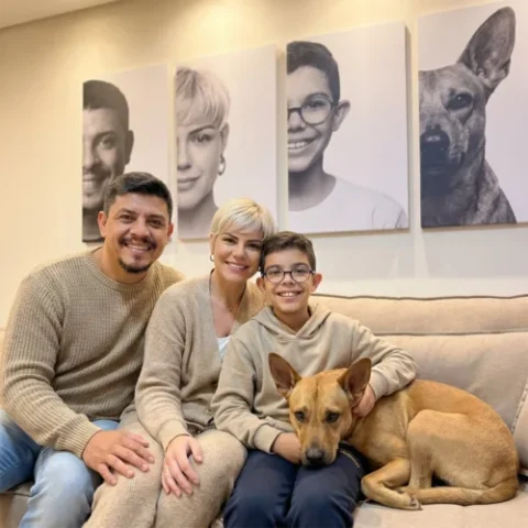 Quadro Perfil – Retratos da Família